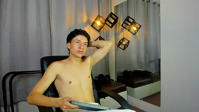 Marcoviolet's Live XXX Chat