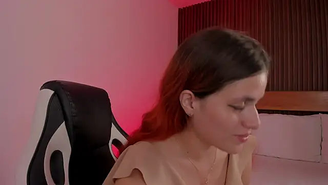 Živý XXX chat alliss_ginger_