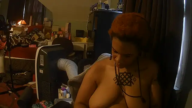 Živý XXX chat nickytheehawtie