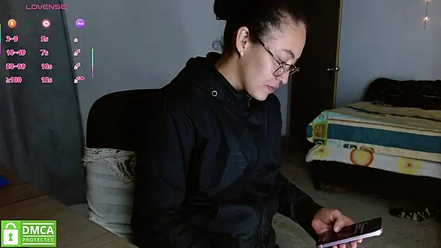 Amitlu_ live XXX chat