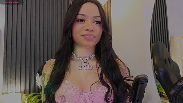 Chat +18 de Madiee_Rhea ao vivo