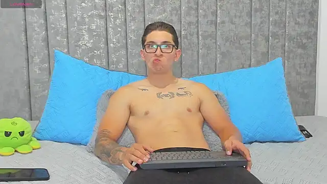 Calvin_Hunter Chat XXX live