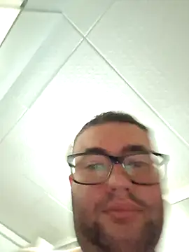 Javier_bear élő XXX-chatje