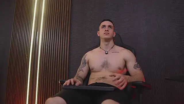 Онлайн чат XXX JacksonOlsenn