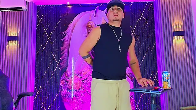 Iam_Josue-'s Live XXX Chat