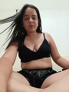 Czat XXX na żywo – Julieth_hot-69