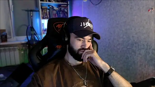 _Serious_Man live XXX chat