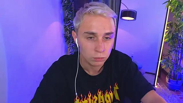 e1v1s' Live XXX Chat