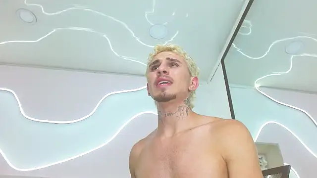 DanntheStiff live XXX chat