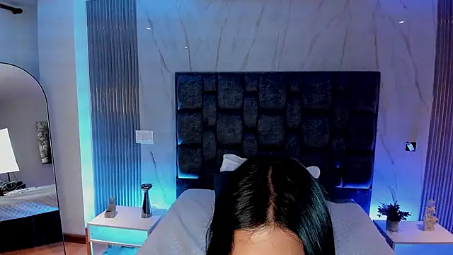 emy_fg's Live XXX Chat