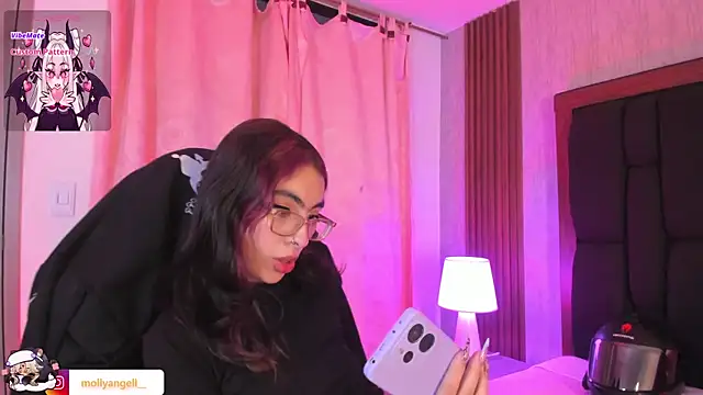 Molly_A লাইভ XXX চ্যাট