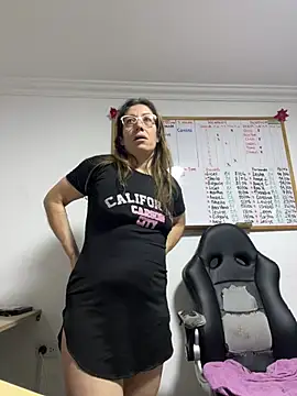 Chatroom XXX en direct de kaylaMinov_