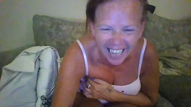 Busty-Belfast-Irish-Girl Chat XXX in diretta