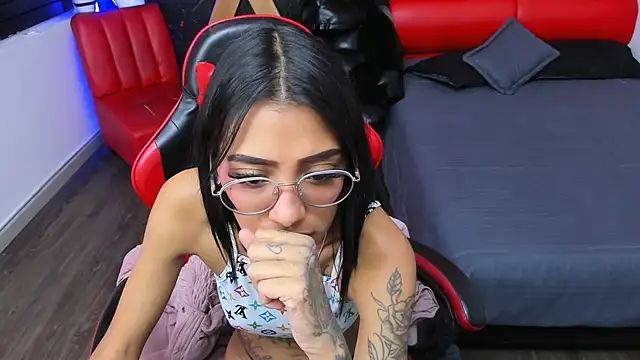 Živý XXX chat KarlaSlutSkinny__