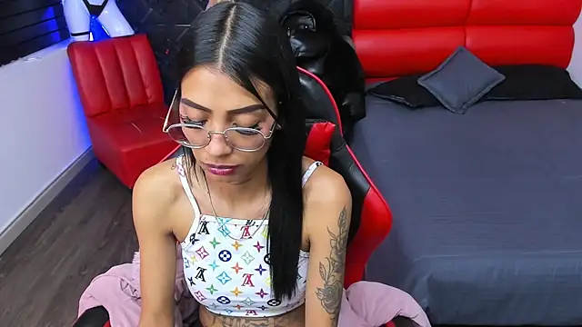 KarlaSlutSkinny__ – Live XXX-chat