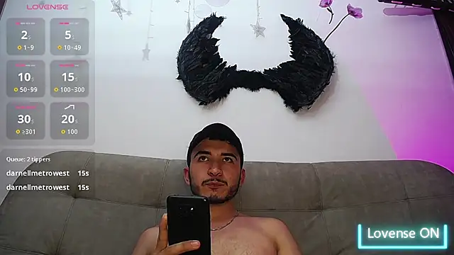 XXX chat uživo modela Noha-Wolf