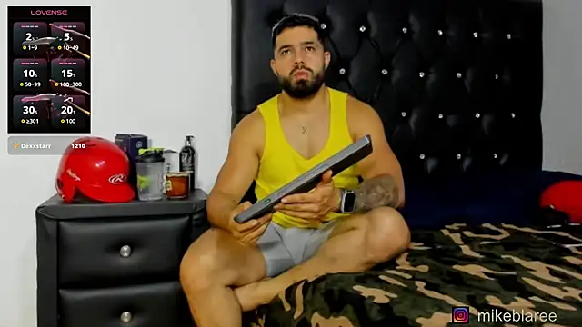mikeblaree's Live XXX Chat