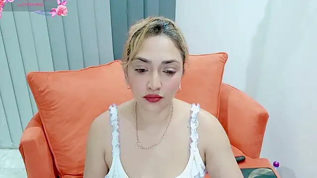 INDIANROMANCE – Live XXX-chat