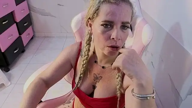 HannaBrave Chat XXX in diretta