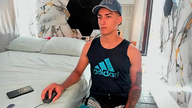 Goldendesirexx Live XXX Chat