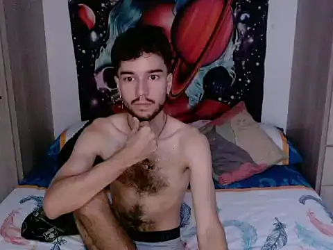 Онлайн чат XXX Adrien_polo