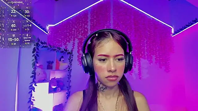 Chat +18 de cat_kitty18_ ao vivo