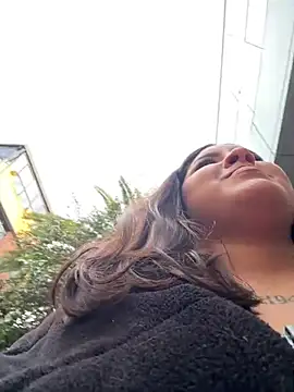 Chat +18 de lamarucha_nora ao vivo