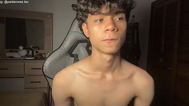 Chat XXX en directo de OopsAgain_