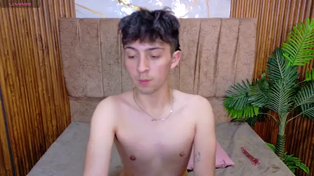 Chat +18 de zane_tay ao vivo