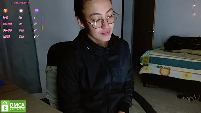 Amitlu_'s Live XXX Chat