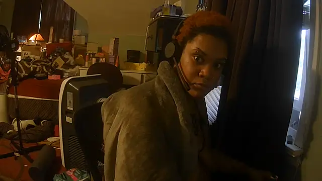nickytheehawtie Chat XXX in diretta