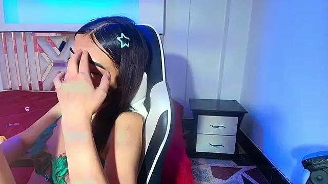 honeyluxe_'s Live XXX Chat