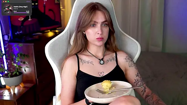 Chat +18 de Kamila_icee ao vivo