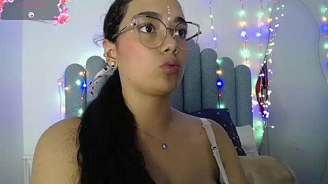 Chat +18 de farah_samira ao vivo