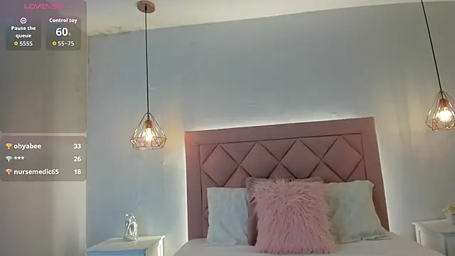 Chat +18 de nela_moretti ao vivo