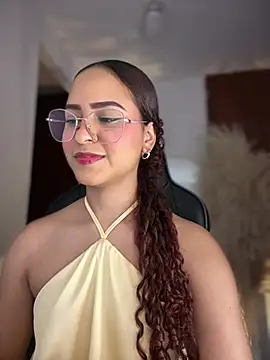 Chat +18 de gretta_kler1 ao vivo