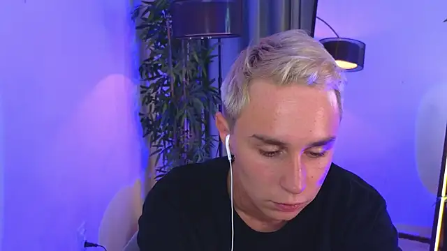 e1v1s' Live XXX Chat