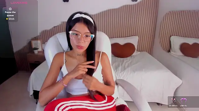 Iris8__ offline XXX-chat