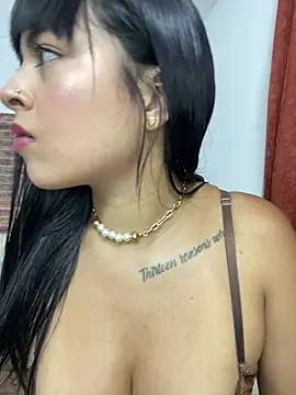 XXX chat uživo modela Dulce-diosa