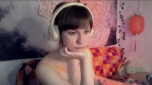 Chatroom XXX en direct de UwuJudy_Osas
