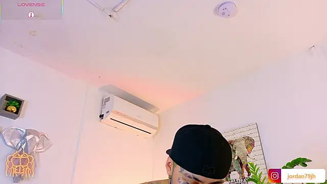 JordanSmiith_ Adlı Modelin Canlı XXX Sohbeti