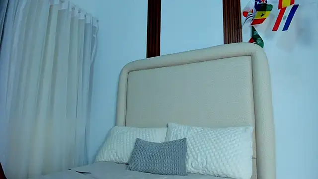 KatieBoison élő XXX-chatje