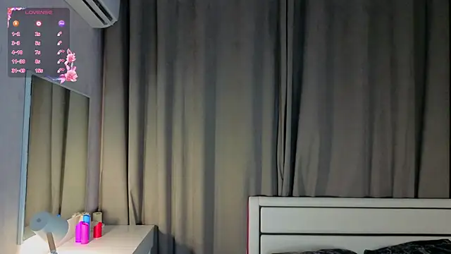 DaynaMacha's Live XXX Chat