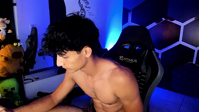 MaxiimoRomano_'s Live XXX Chat