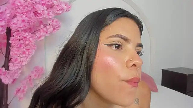 molly_lovee_'s Live XXX Chat