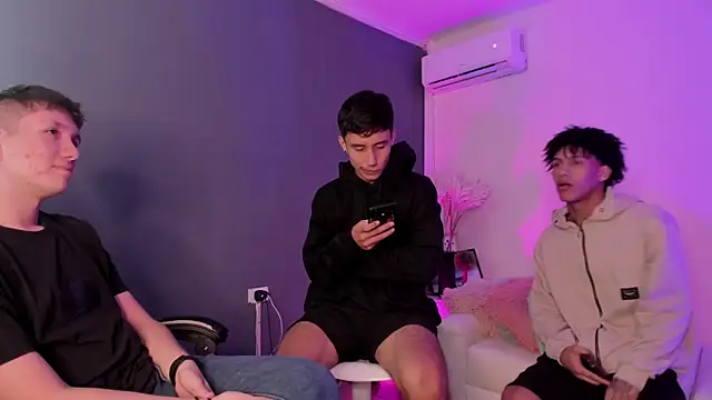 XXX chat uživo modela Handsomeboyss19