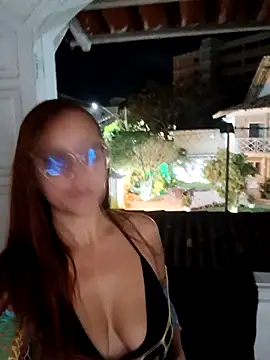 AliceRuivinha2 élő XXX-chatje