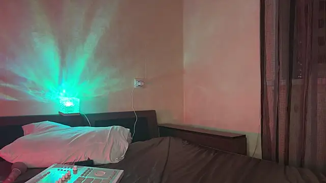 saint_cat25 élő XXX-chatje