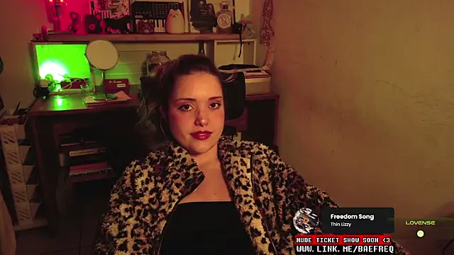 BaeFreq's Live XXX Chat