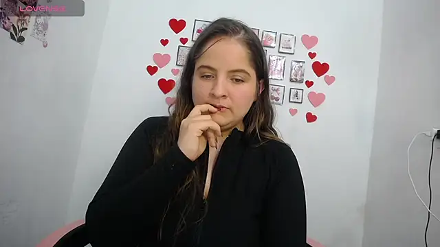 Kloe_Gianna: онлайн-секс-чат